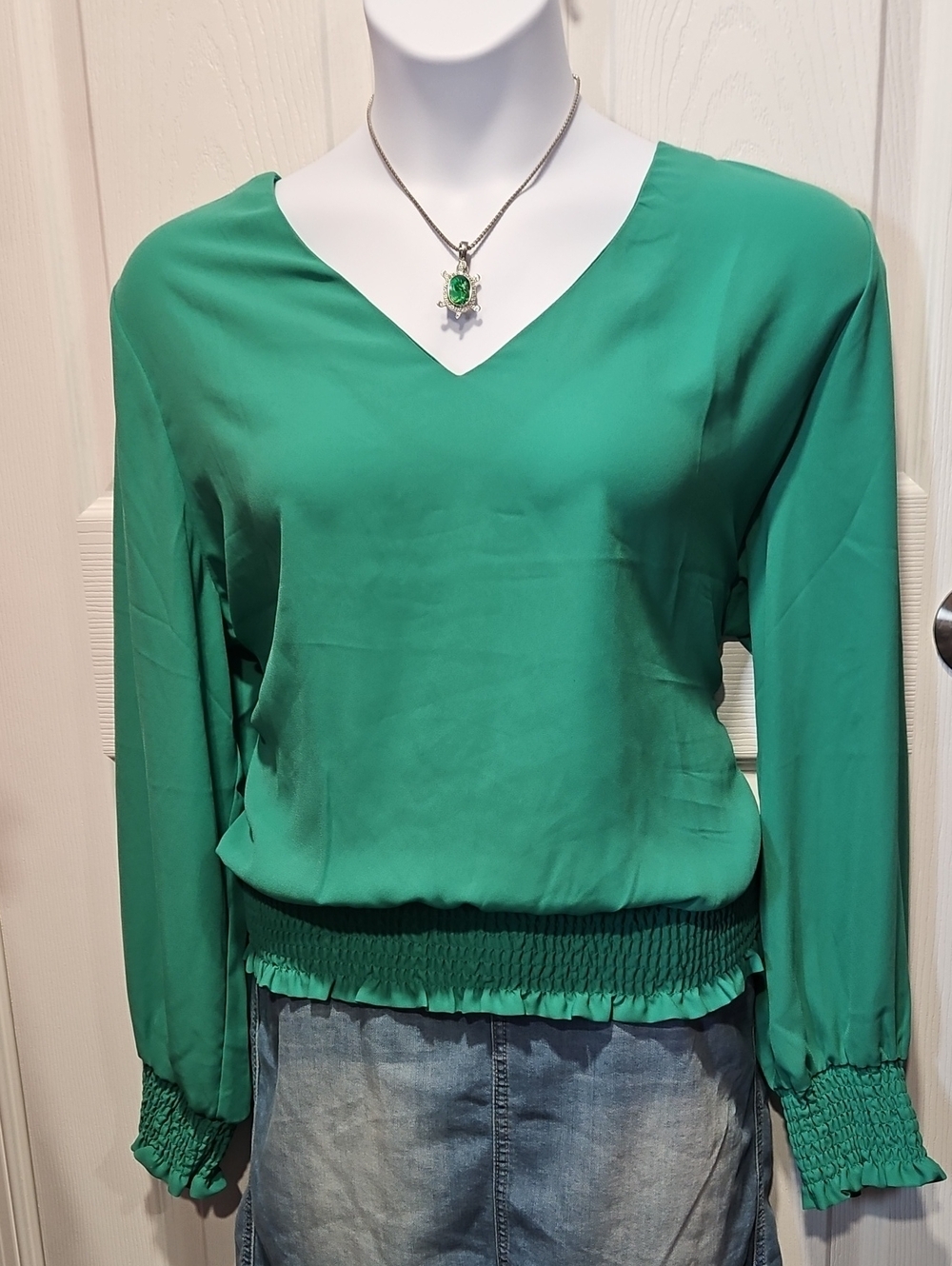 Women’s Emerald V-Neck Long Sleeve Blouse with Smocked Hem